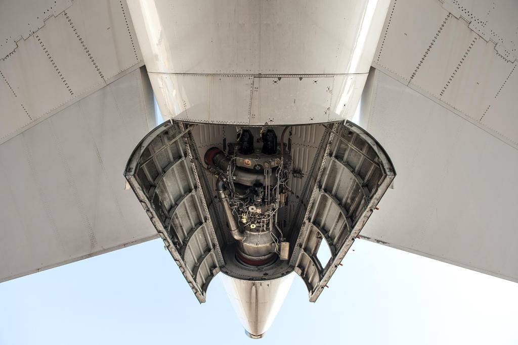 طراحی و ساخت تست سل واحد تولید توان کمکی APU هواپیما